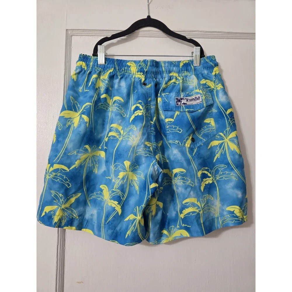 TRUNKS SURF AND SWIM CO. Men SHORTS‎ SIZE Medium Blue Yellow Lining Cut Out